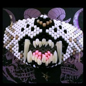 Dirty white 🐅 tiger Kandi Teeth Mask